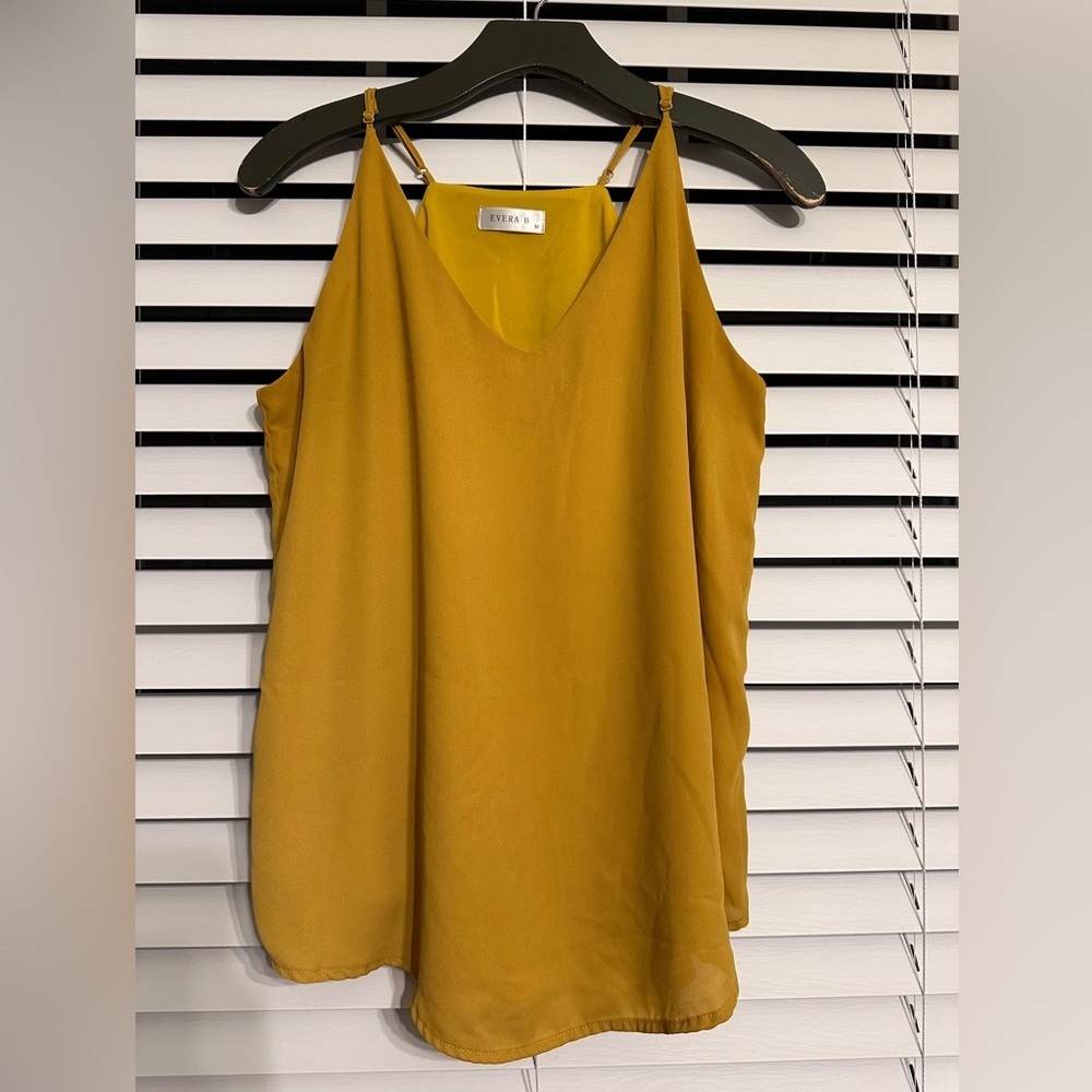 #8) Evera B Strap shoulder Top with line Size M